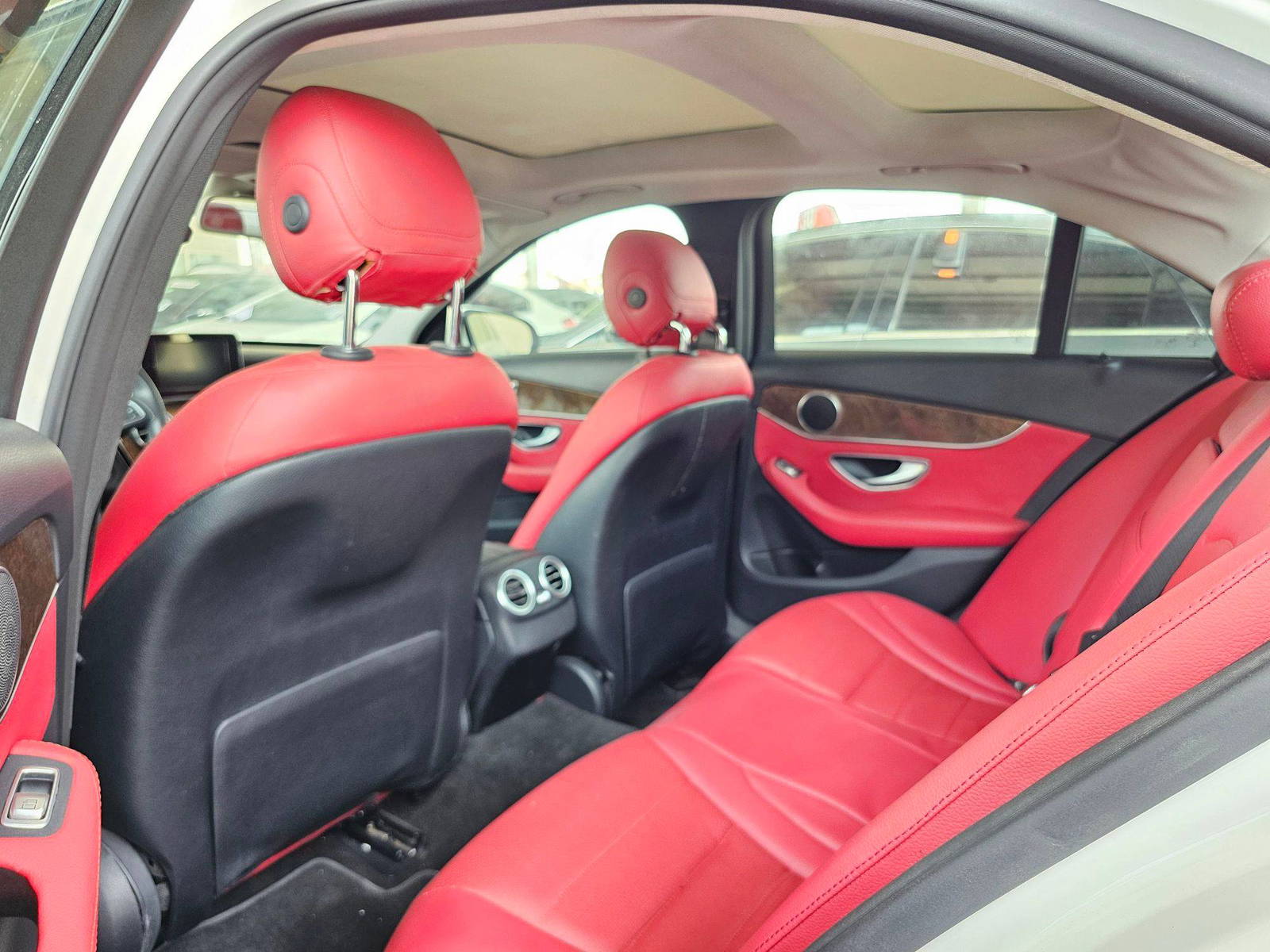2017 MERCEDES BENZ C300 — 122706 KM — Lot 4JB8HU200670 — Souq - Marhaba Auctions Used Cars - Image 6