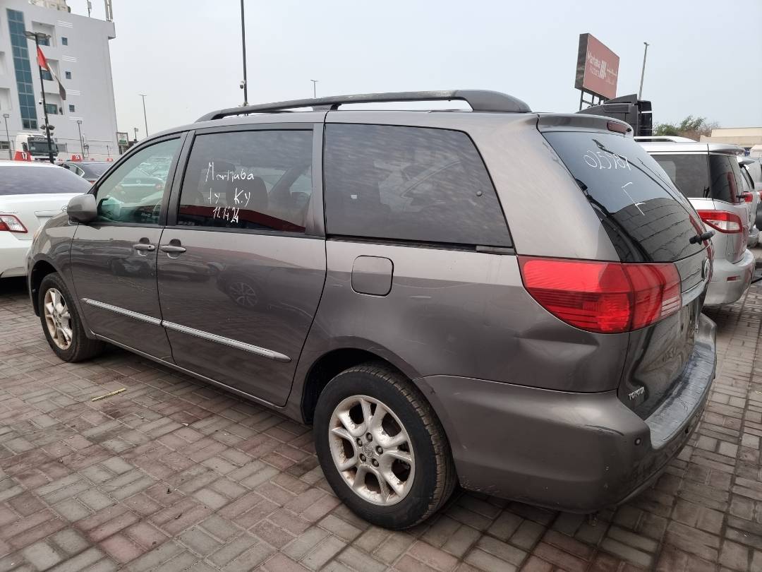 2004 TOYOTA SIENNA — 242447 Miles — Lot 124587 — Ind. 12 - Marhaba Auctions Used Cars - Image 5