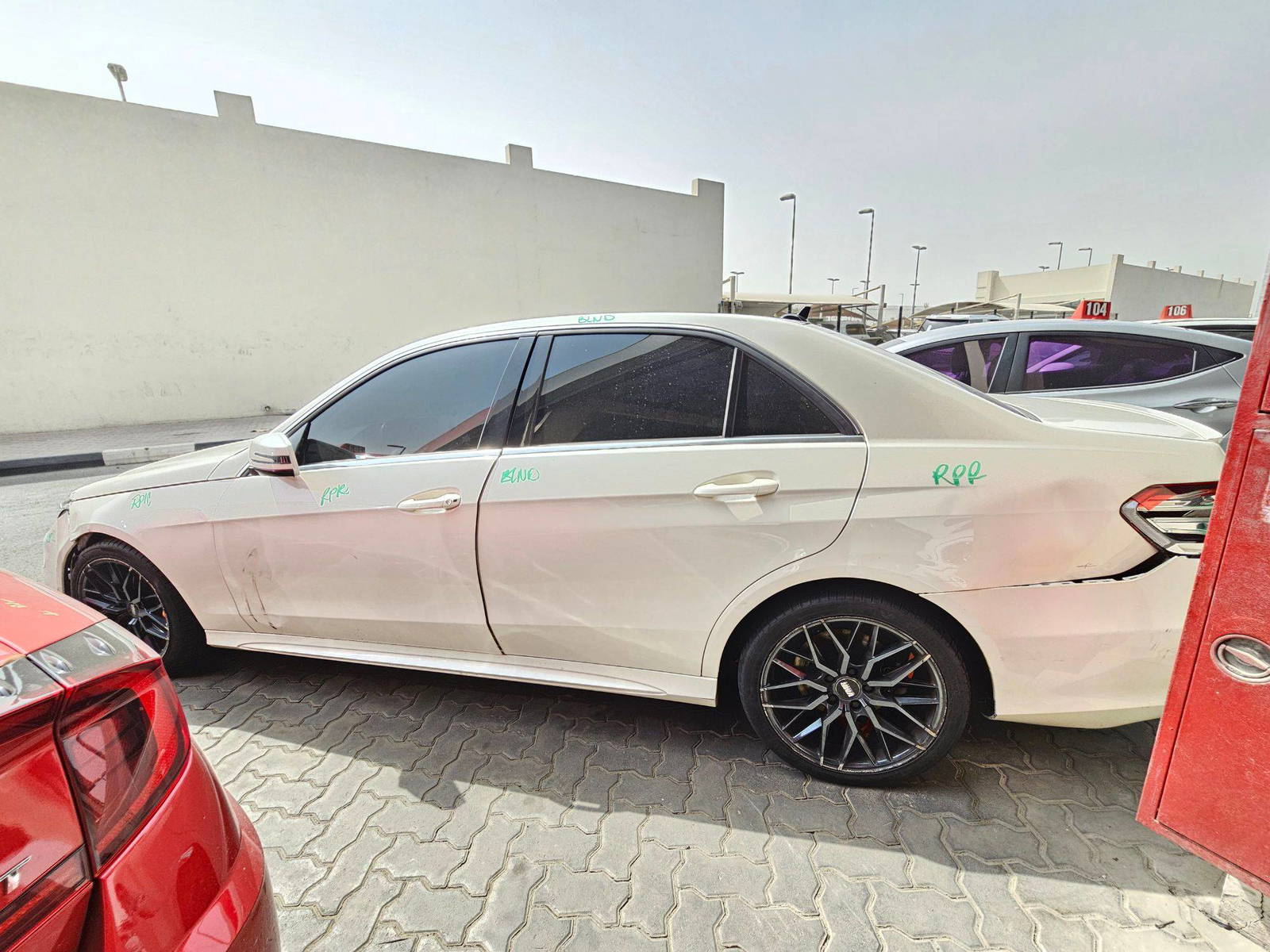 2016 MERCEDES BENZ E 350 — 125703 Miles — Lot 9GB270393 — Souq - Marhaba Auctions Used Cars - Image 4