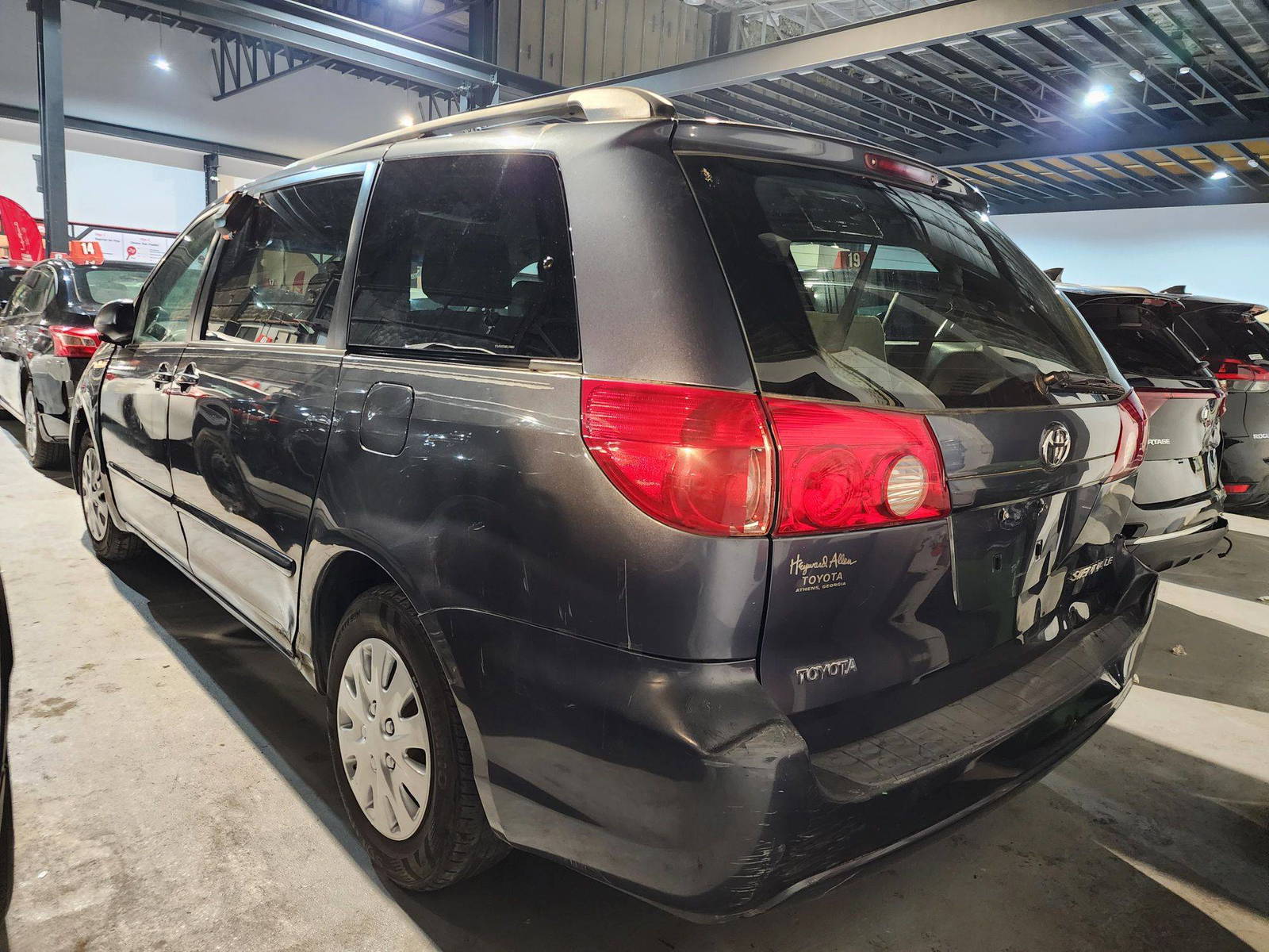 2008 TOYOTA SIENNA — 259746 Miles — Lot 67663184 — Al Quoz - Marhaba Auctions Used Cars - Image 4