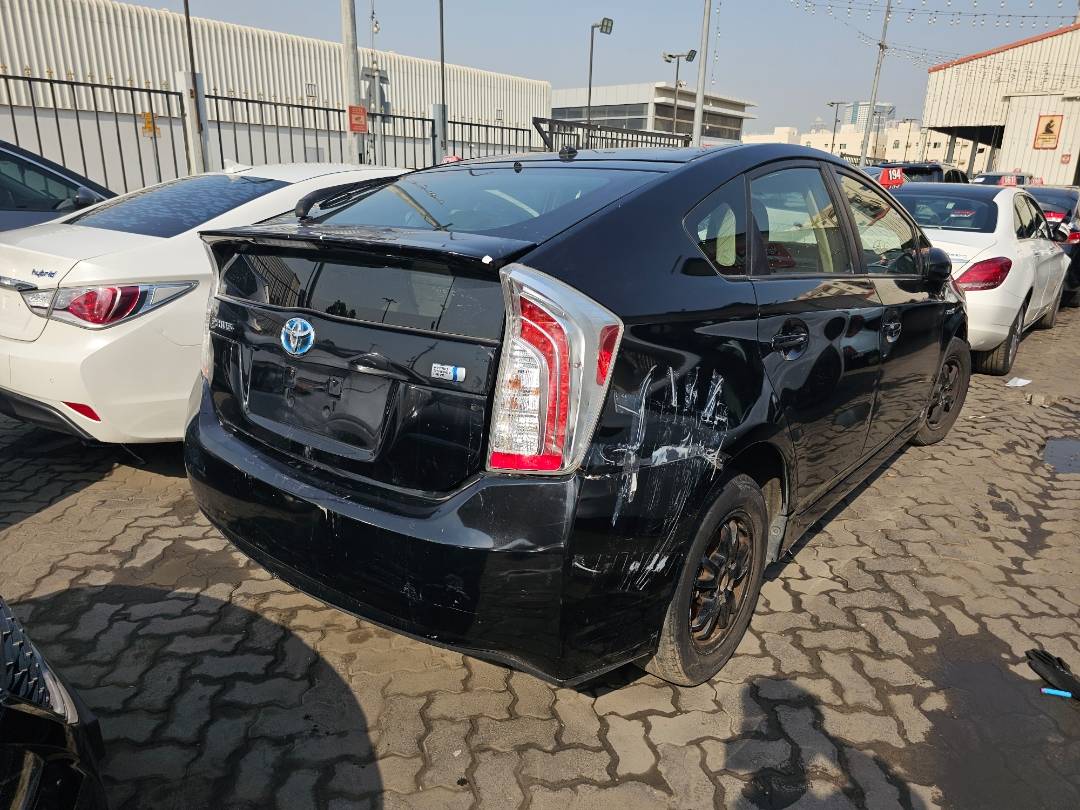 2015 TOYOTA PRIUS — 254758 Miles — Lot U7F1921210 — Main - Marhaba Auctions Used Cars - Image 3