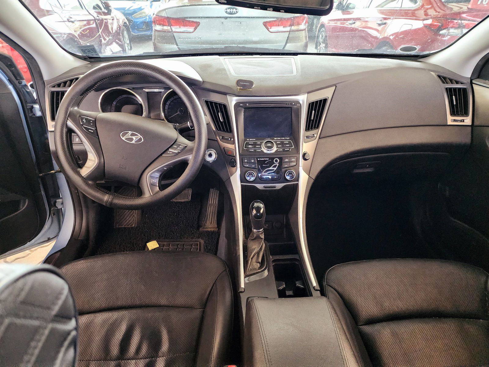 2012 HYUNDAI SONATA — 63691 KM — Lot 008523 — Souq - Marhaba Auctions Used Cars - Image 7