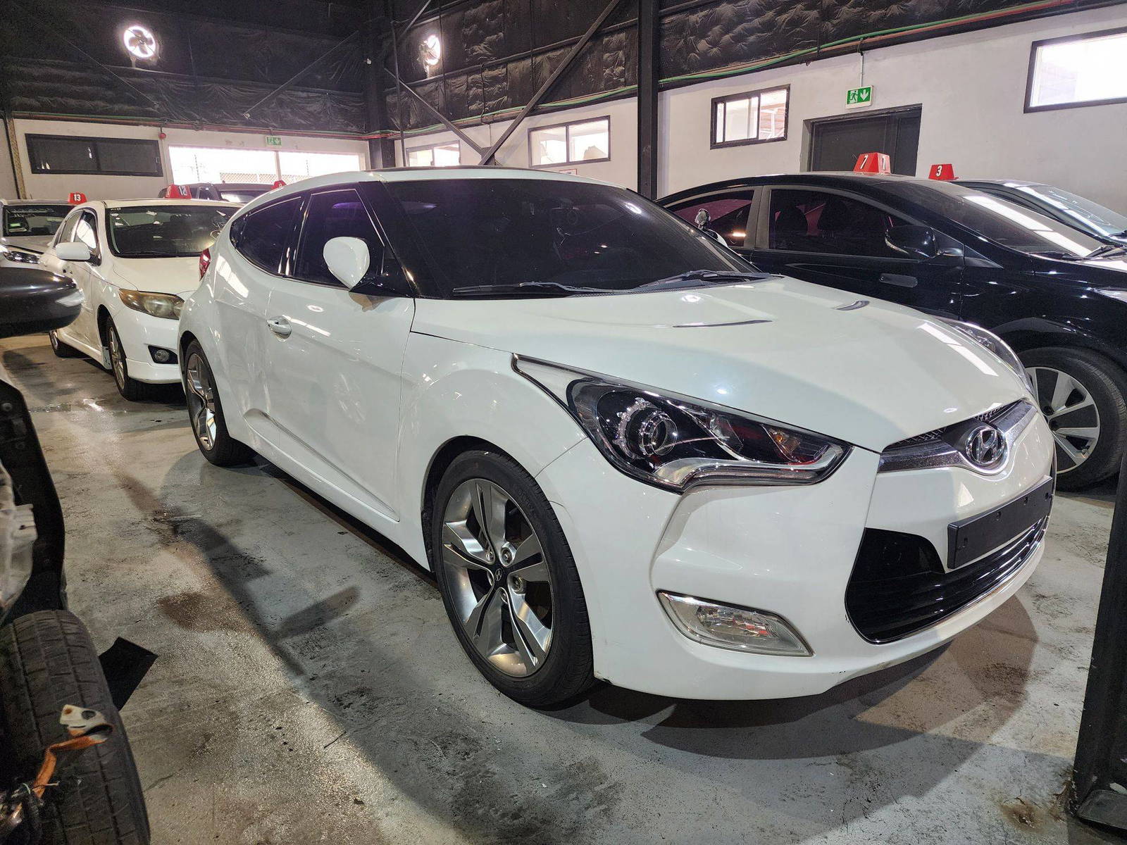 2012 HYUNDAI VELOSTER — 176079 KM — Lot 031014 — Al Quoz - Marhaba Auctions Used Cars - Image 4