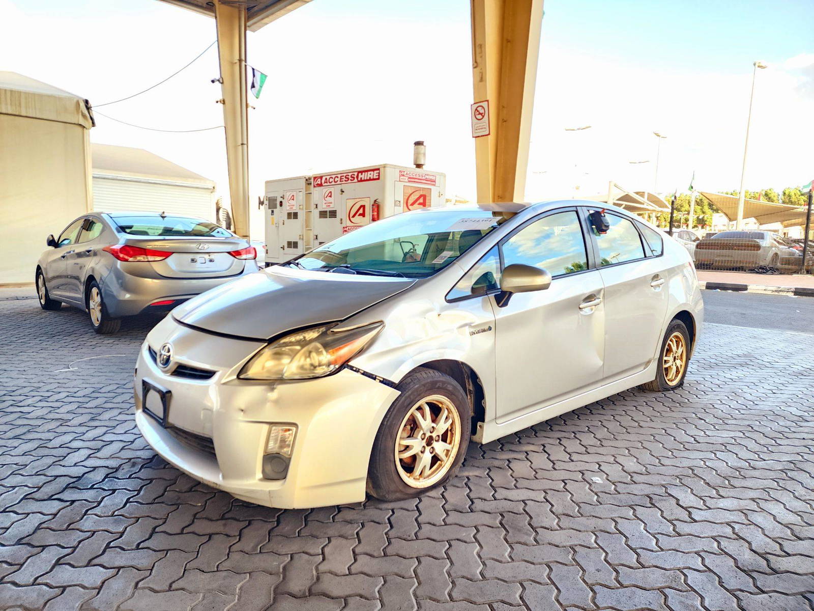 2010 TOYOTA PRIUS — 263300 Miles — Lot A0087008 — Souq - Marhaba Auctions Used Cars - Image 5