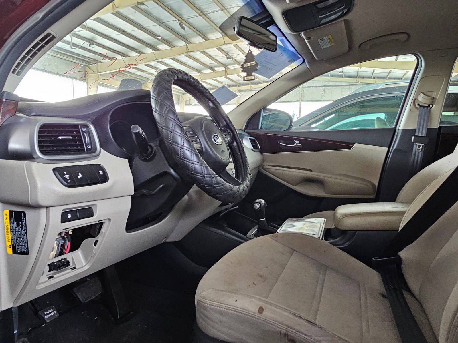 2017 KIA SORENTO — 202100 Miles — Lot 809822 — Souq - Marhaba Auctions Used Cars - Image 8