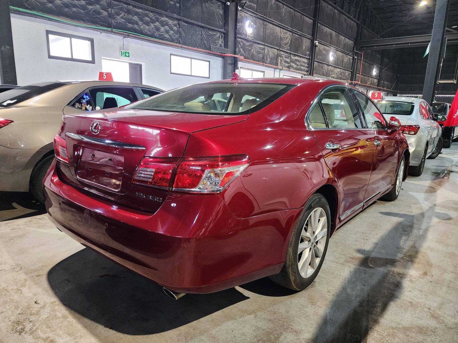 2012 LEXUS ES 350 — 126804 Miles — Lot 84144534 — Al Quoz - Marhaba Auctions Used Cars - Image 4