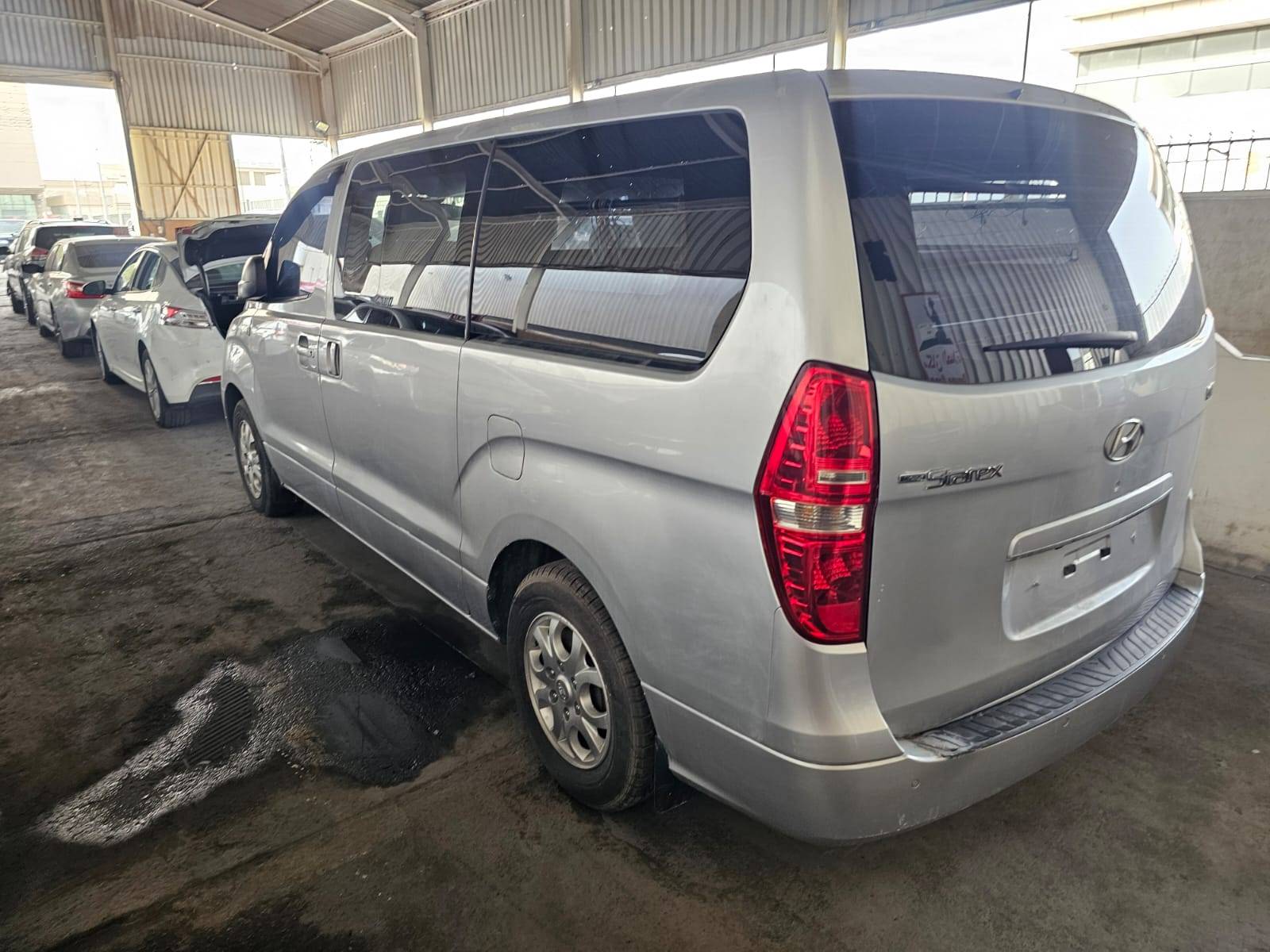 2010 HYUNDAI GRAND STAREX — 295715 KM — Lot AU200520 — Main - Marhaba Auctions Used Cars - Image 6
