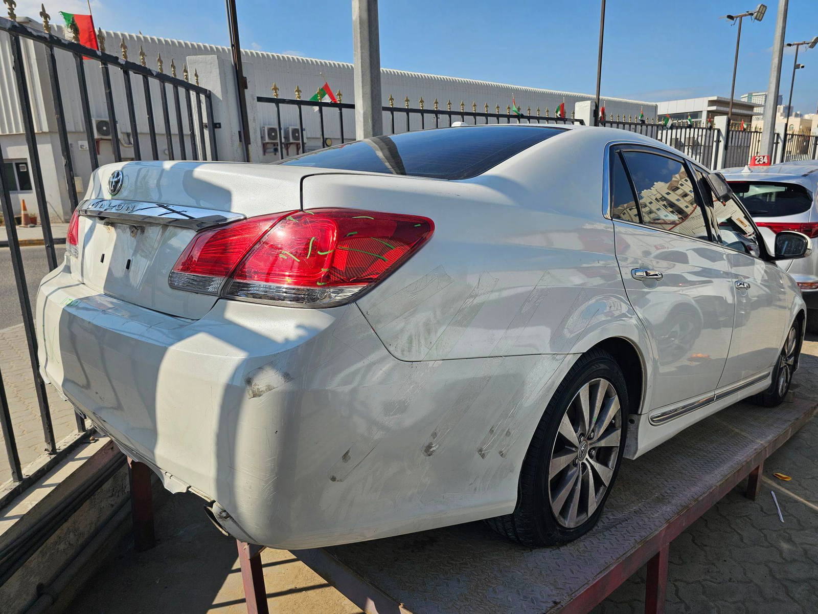 2012 TOYOTA AVALON — 133997 Miles — Lot 8CU458720 — Main - Marhaba Auctions Used Cars - Image 5