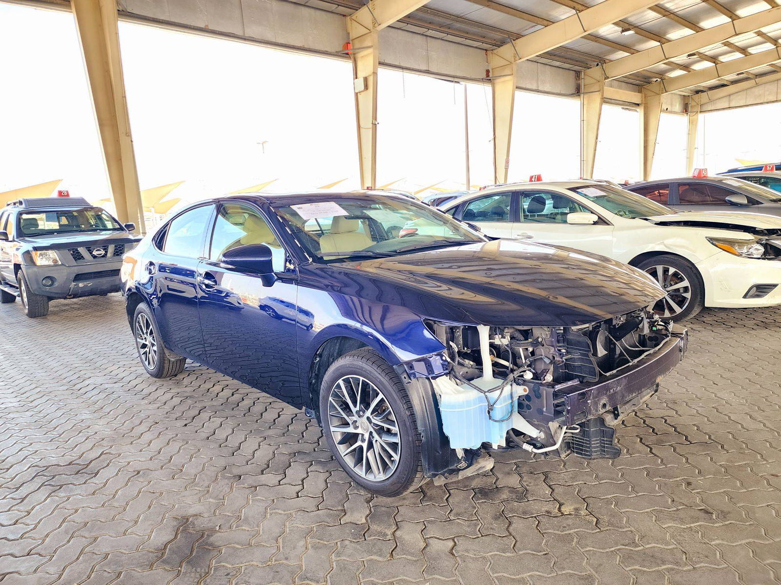 2016 LEXUS ES 350 — 76403 Miles — Lot 2228706 — Souq - Marhaba Auctions Used Cars - Image 4