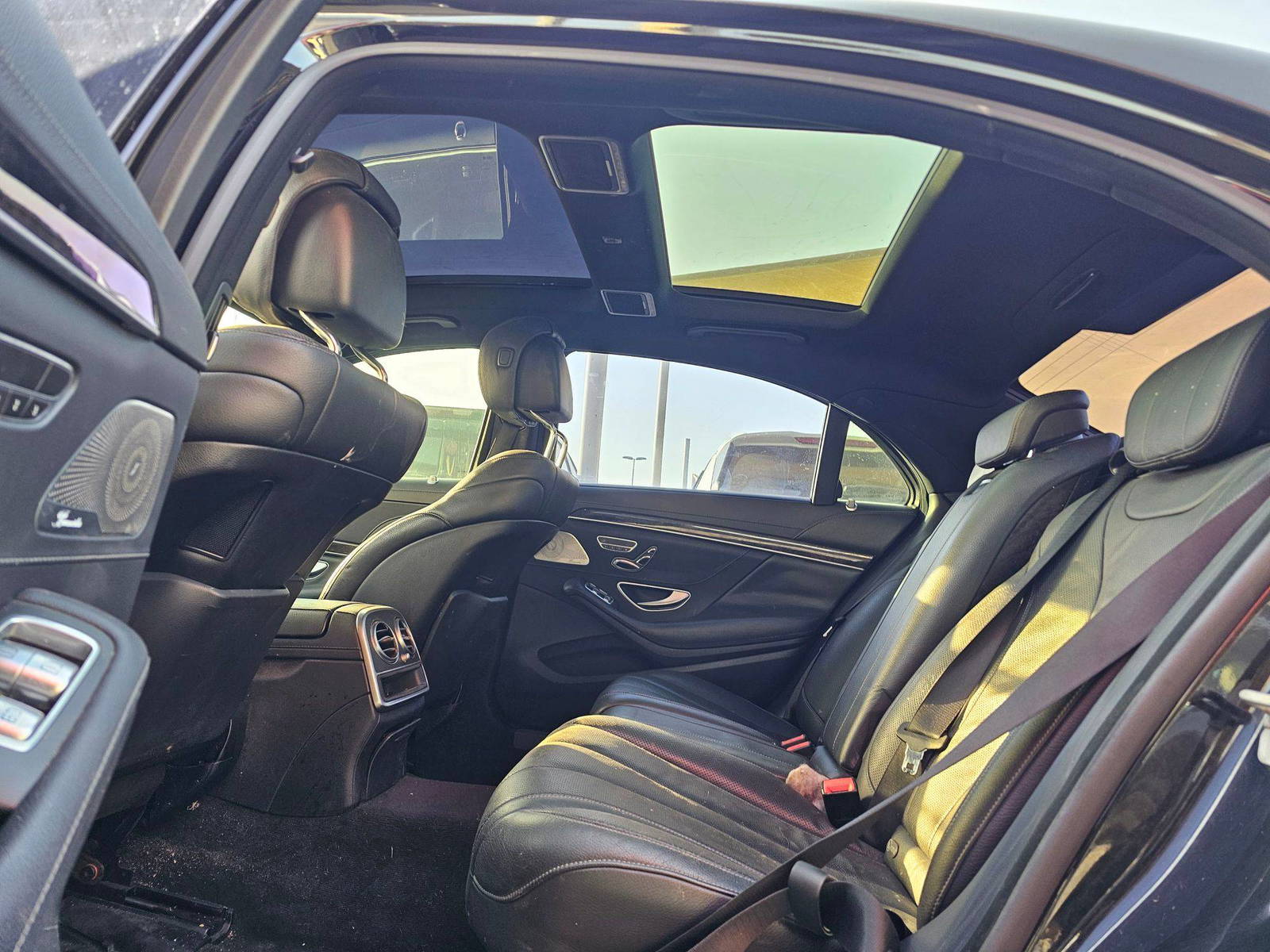 2015 MERCEDES BENZ S 550 — 178551 Miles — Lot 5FA170422 — Souq - Marhaba Auctions Used Cars - Image 7