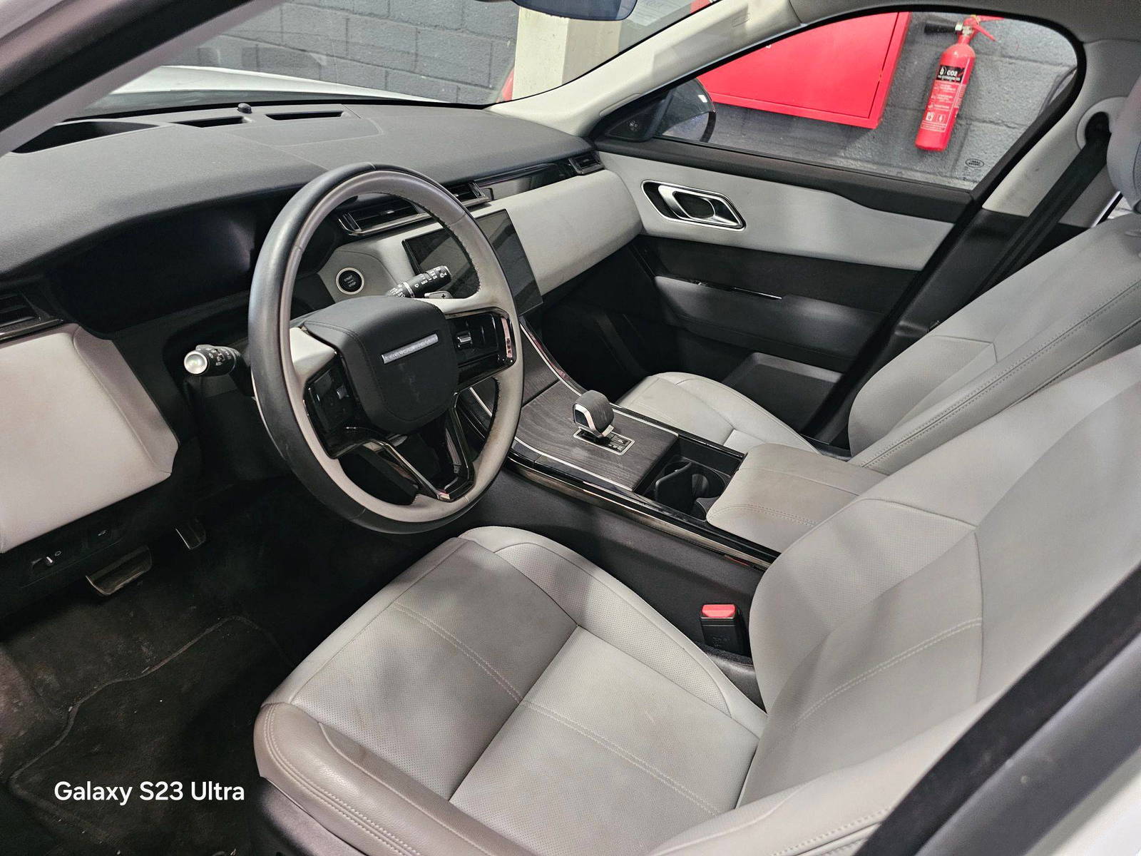 LAND ROVER RANGE ROVER VELAR 2025 - Marhaba Auction Used Cars - Image 8