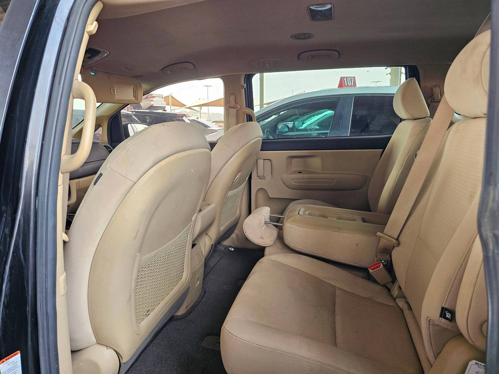 2017 KIA SEDONA — 77404 Miles — Lot B5C19H6242338 — Souq - Marhaba Auctions Used Cars - Image 6