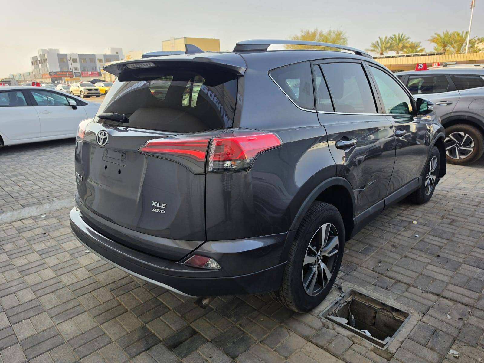 2018 TOYOTA RAV4 — 156696 Miles — Lot XJW705268 — Oman Yard - Marhaba Auctions Used Cars - Image 5