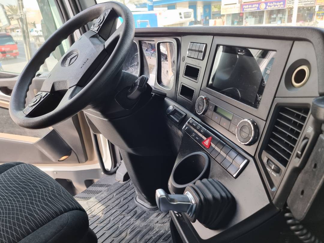 2018 MERCEDES BENZ ACTROS 1840 — 950492 KM — Lot 10219213 — Main - Marhaba Auctions Used Cars - Image 9