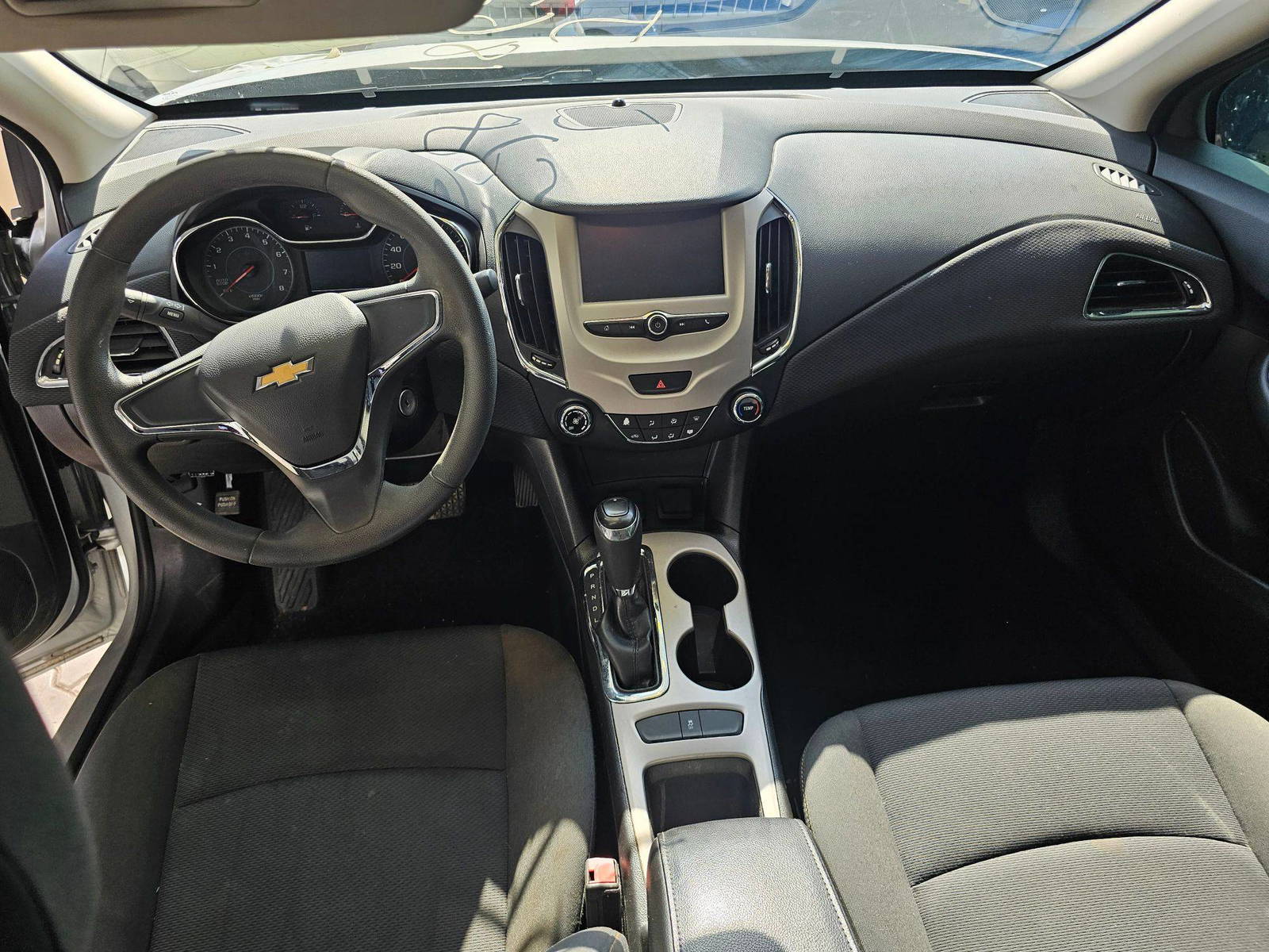 2018 CHEVROLET CRUIZE — 146775 Miles — Lot M8J7186708 — Souq - Marhaba Auctions Used Cars - Image 7