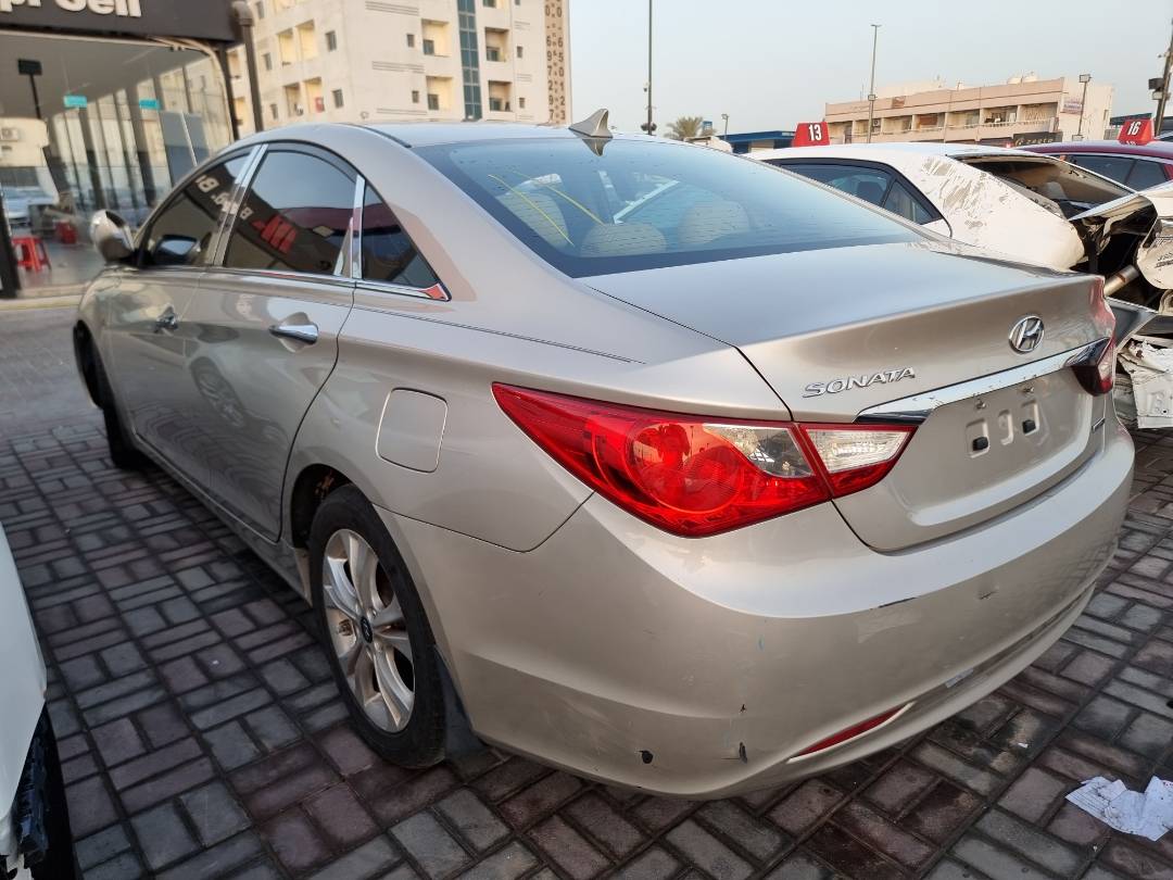 2011 HYUNDAI SONATA — 244426 Miles — Lot 69653 — Ind. 12 - Marhaba Auctions Used Cars - Image 5