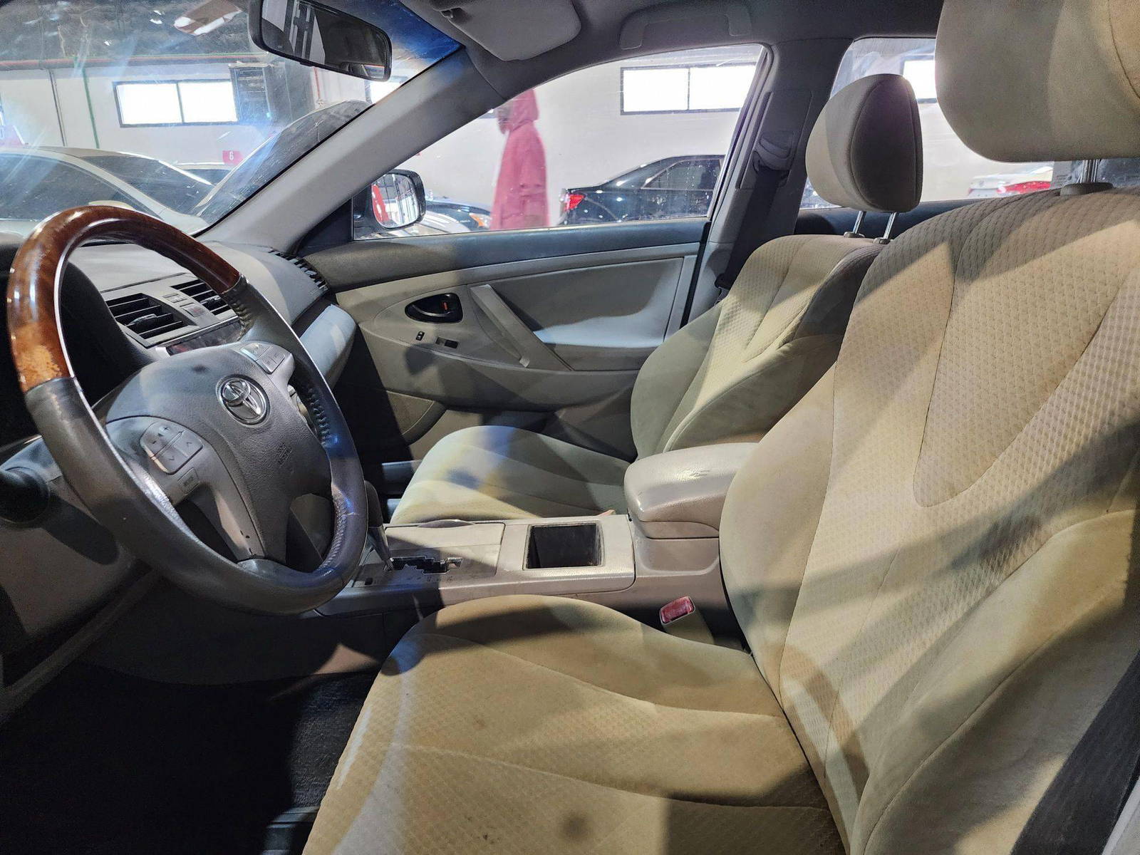 2011 TOYOTA CAMRY — 270485 KM — Lot 723145 — Al Quoz - Marhaba Auctions Used Cars - Image 6