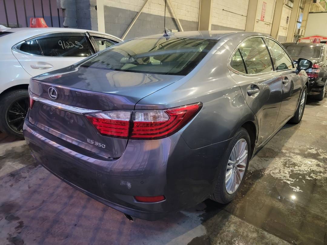 2013 LEXUS ES 350 — 254557 Miles — Lot D2043853 — Main - Marhaba Auctions Used Cars - Image 4