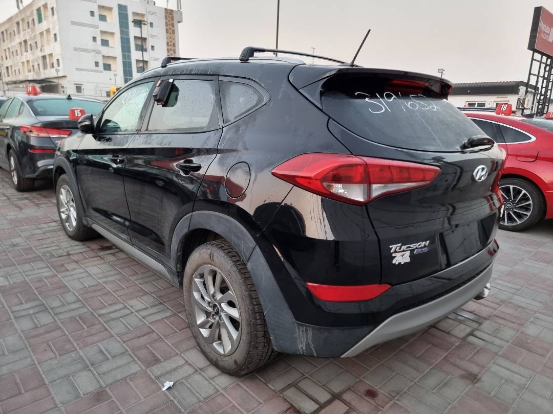 2017 HYUNDAI TUCSON — 71292 Miles — Lot 319652 — Souq - Marhaba Auctions Used Cars - Image 5