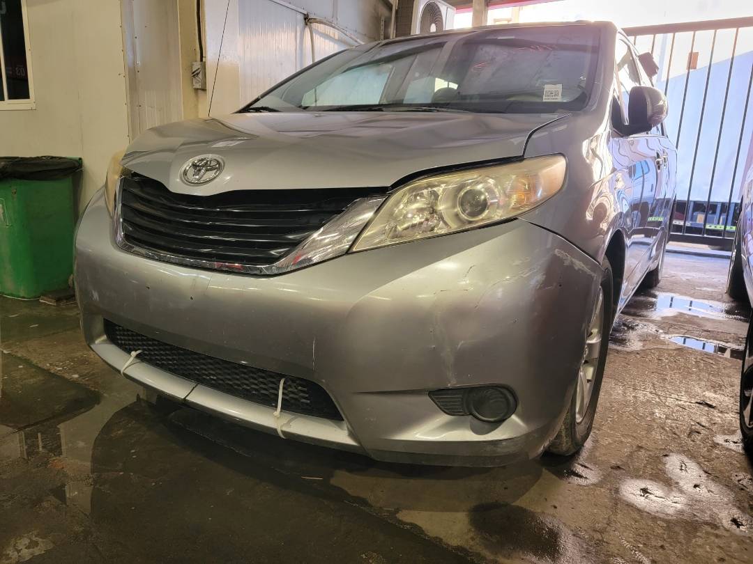 2011 TOYOTA SIENNA — 177769 Miles — Lot 39688187 — Souq - Marhaba Auctions Used Cars - Image 5
