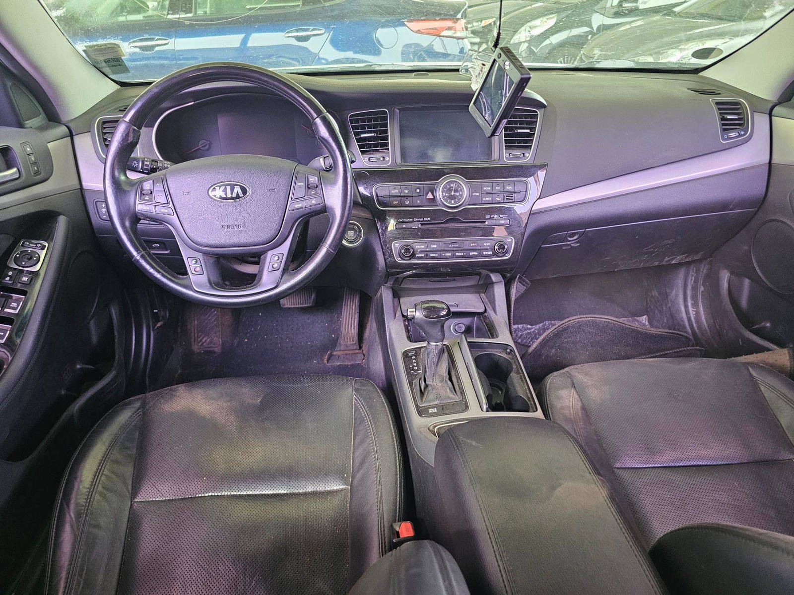 2014 KIA K7 — 143149 KM — Lot 02531 — Souq - Marhaba Auctions Used Cars - Image 7