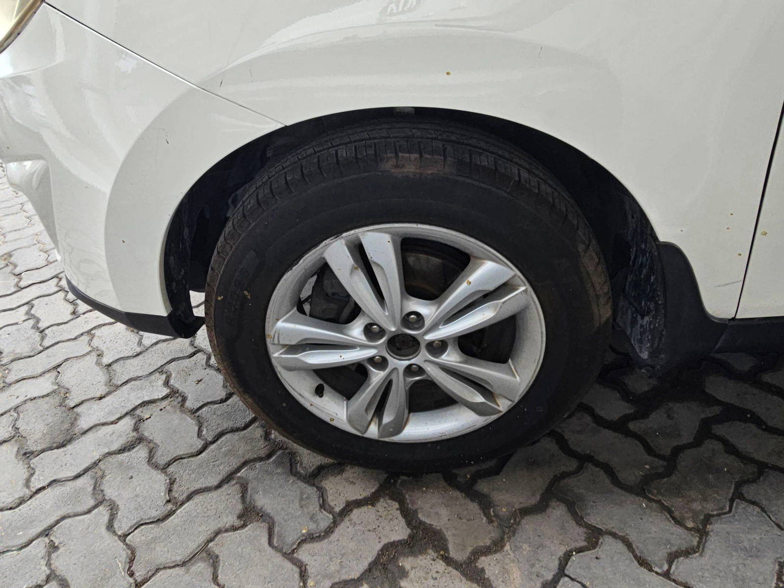 2011 HYUNDAI TUCSON — 241902 KM — Lot 217328 — Souq - Marhaba Auctions Used Cars - Image 10