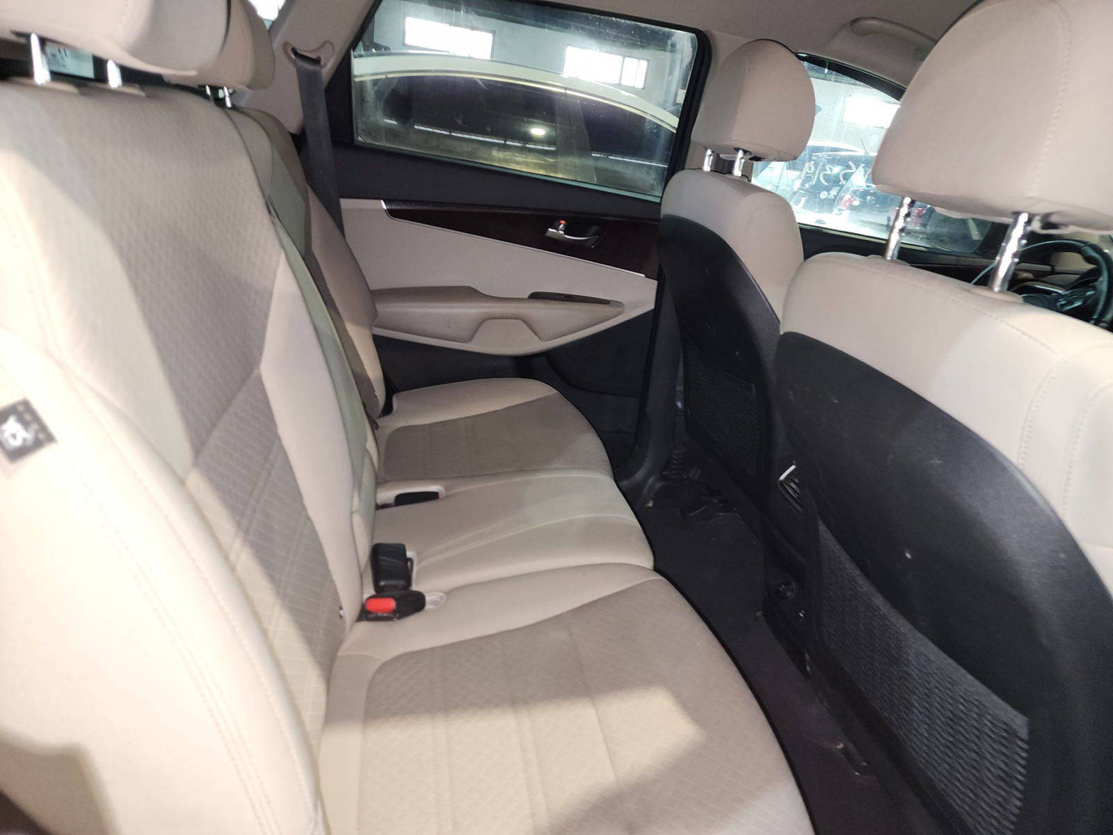 2018 KIA SORENTO — 105319 Miles — Lot 52875634 — Al Quoz - Marhaba Auctions Used Cars - Image 7