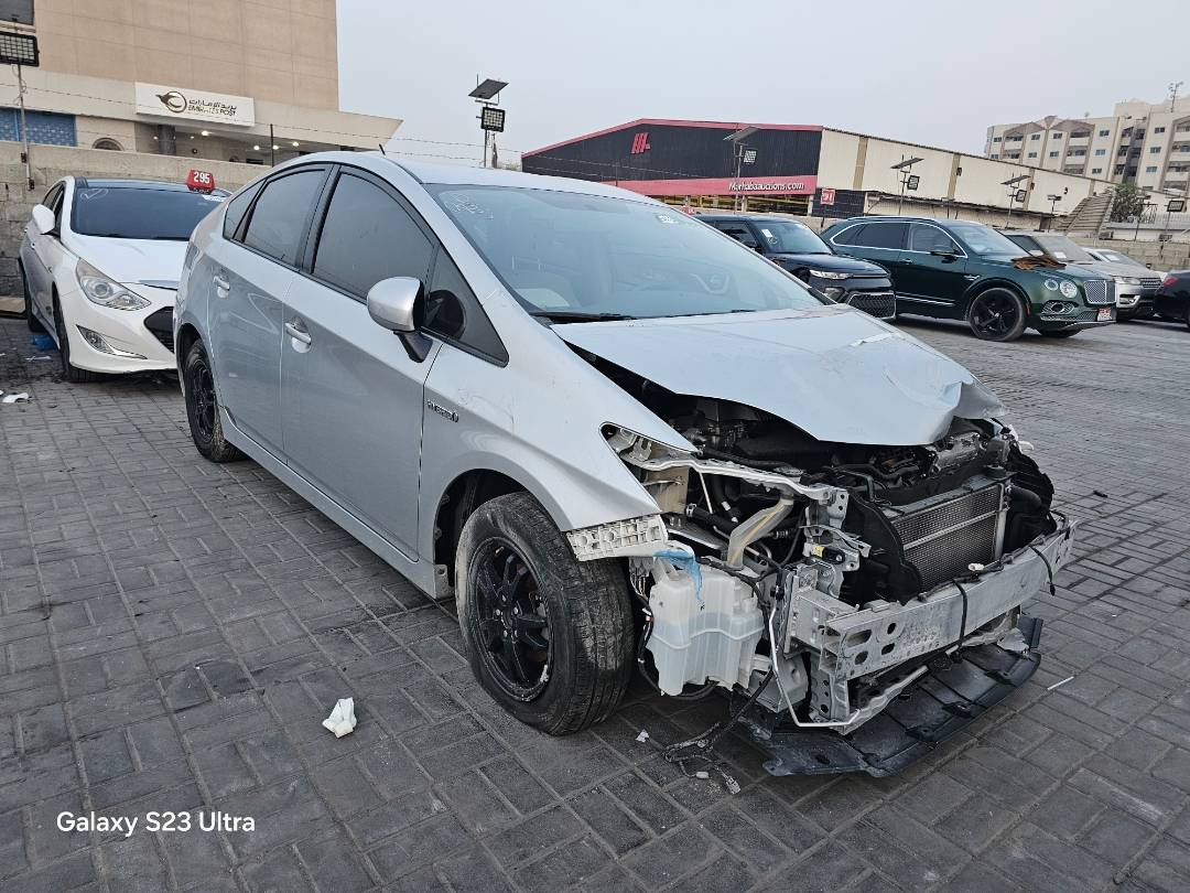 2015 TOYOTA PRIUS — 144250 Miles — Lot F0472017 — Souq - Marhaba Auctions Used Cars - Image 5