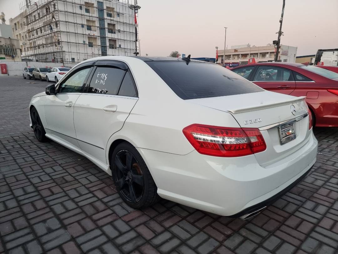2010 MERCEDES BENZ E 350 — 184833 Miles — Lot 124578 — Souq - Marhaba Auctions Used Cars - Image 5
