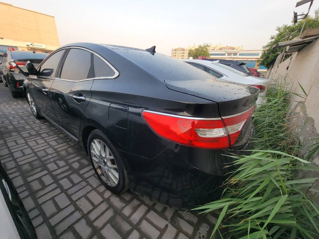 2011 HYUNDAI GRANDEUR — 249050 KM — Lot 074666 — Souq - Marhaba Auctions Used Cars - Image 6