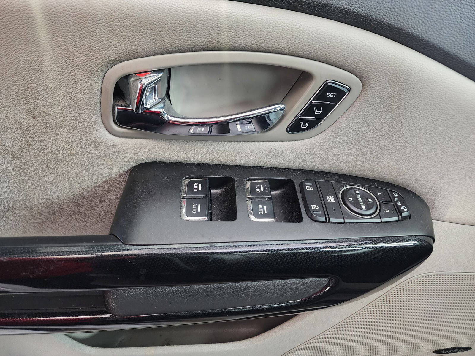 2018 KIA SEDONA — 90819 Miles — Lot 80911574 — Al Quoz - Marhaba Auctions Used Cars - Image 10