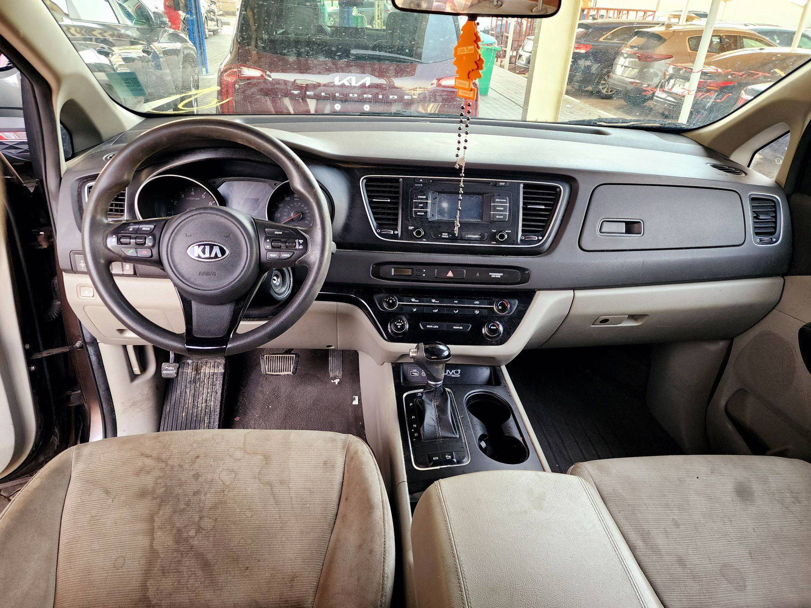 2015 KIA SEDONA — 185015 Miles — Lot 42039665 — Souq - Marhaba Auctions Used Cars - Image 7