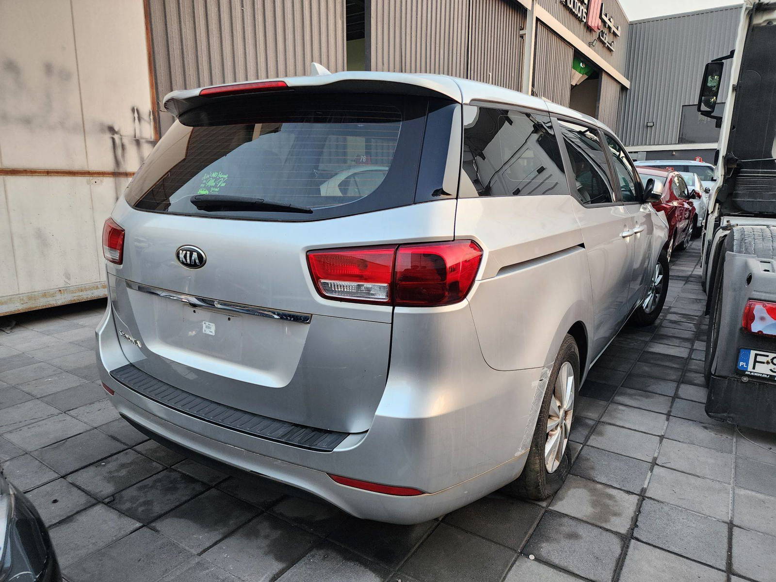 2017 KIA SEDONA — 166783 Miles — Lot 41532634 — Main - Marhaba Auctions Used Cars - Image 4