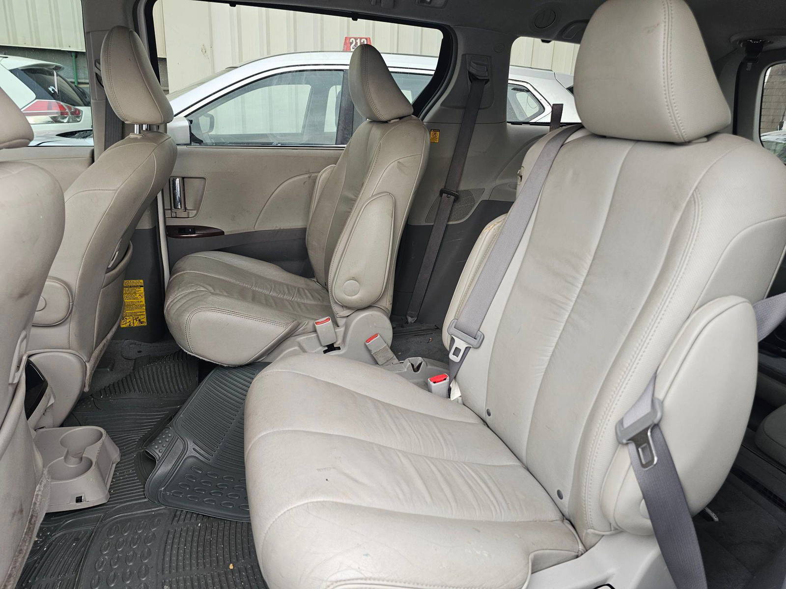 2011 TOYOTA SIENNA — 177886 Miles — Lot BS013650 — Main - Marhaba Auctions Used Cars - Image 11