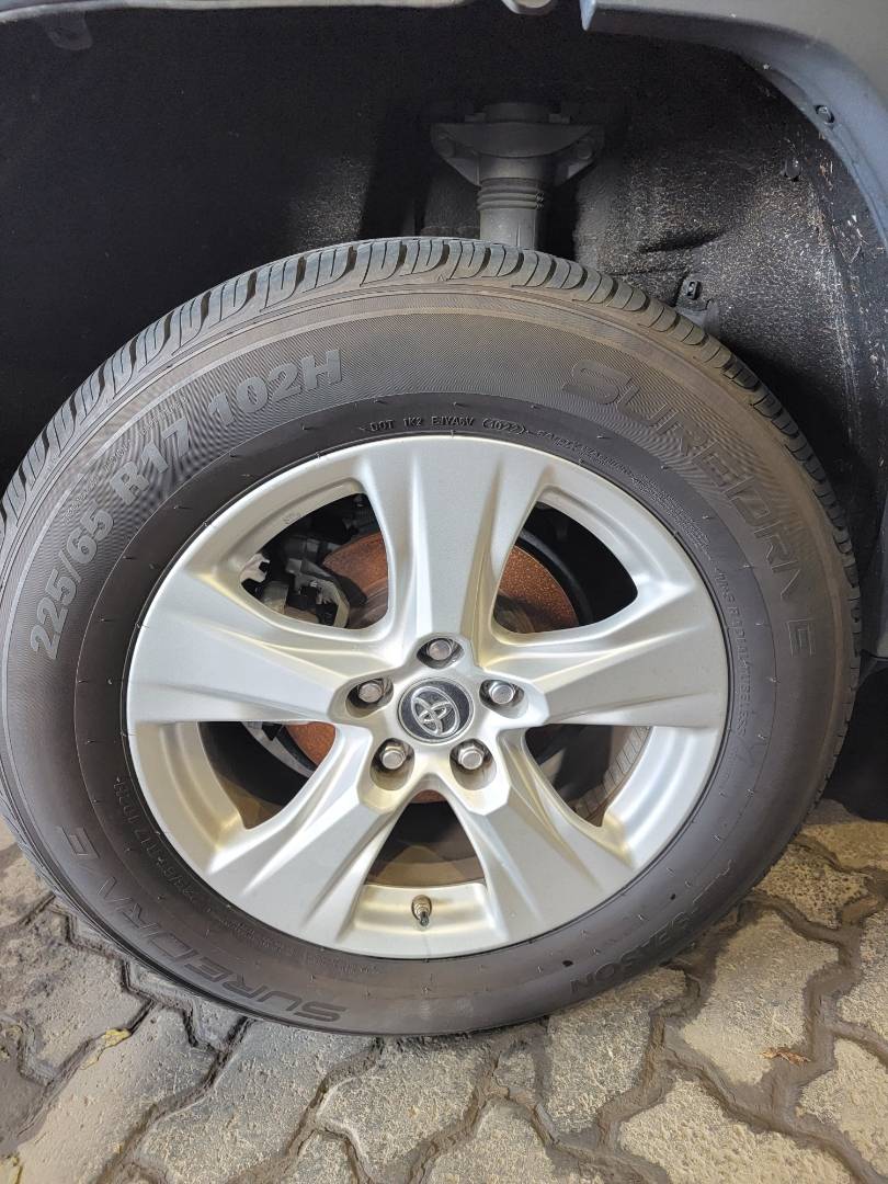 2019 TOYOTA RAV4 — 81755 Miles — Lot 37735174 - Marhaba Auctions Used Cars - Image 5