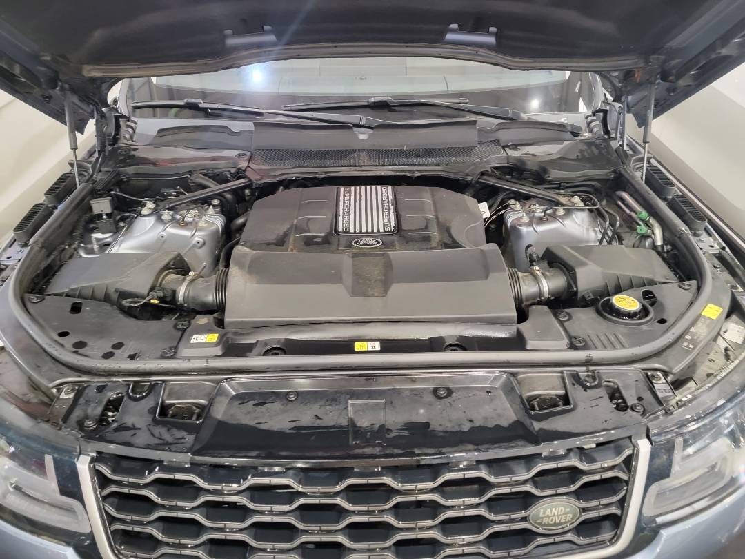 2018 LAND ROVER RANGE ROVER SPORT — 77595 Miles — Lot 39139075 — Main - Marhaba Auctions Used Cars - Image 11