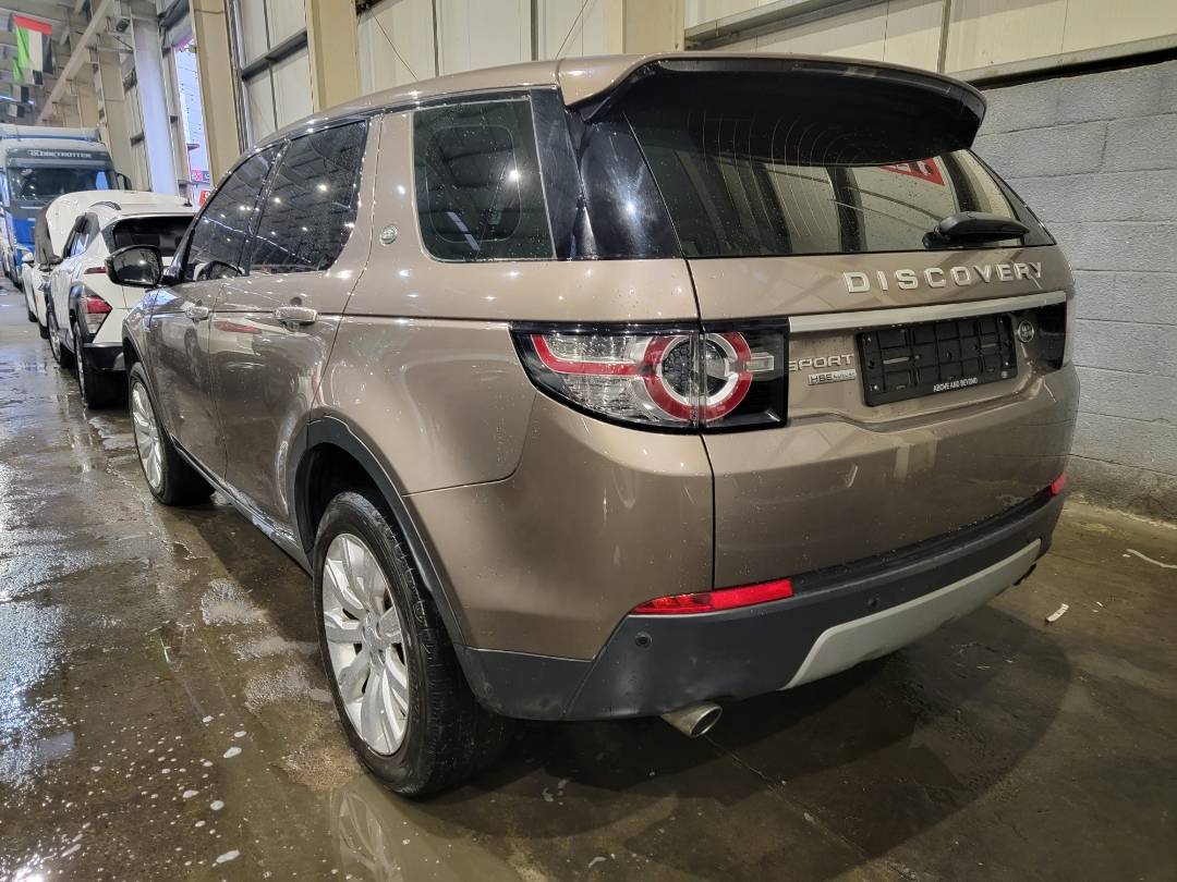 2016 LAND ROVER DISCOVERY — 135166 KM — Lot BN1GH567983 — Main - Marhaba Auctions Used Cars - Image 3