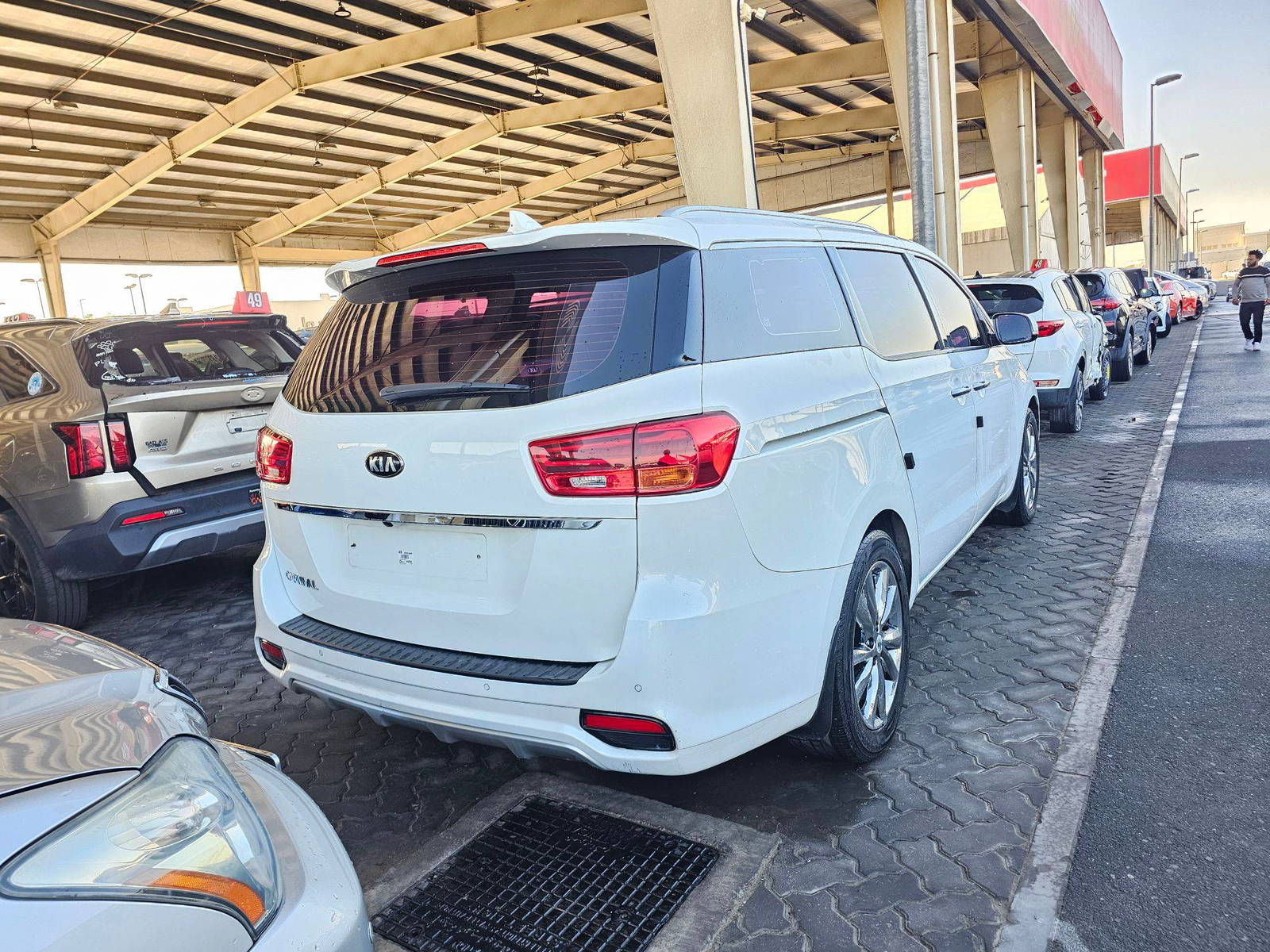 KIA CARNIVAL EX 2019 - Marhaba Auction Used Cars - Image 3