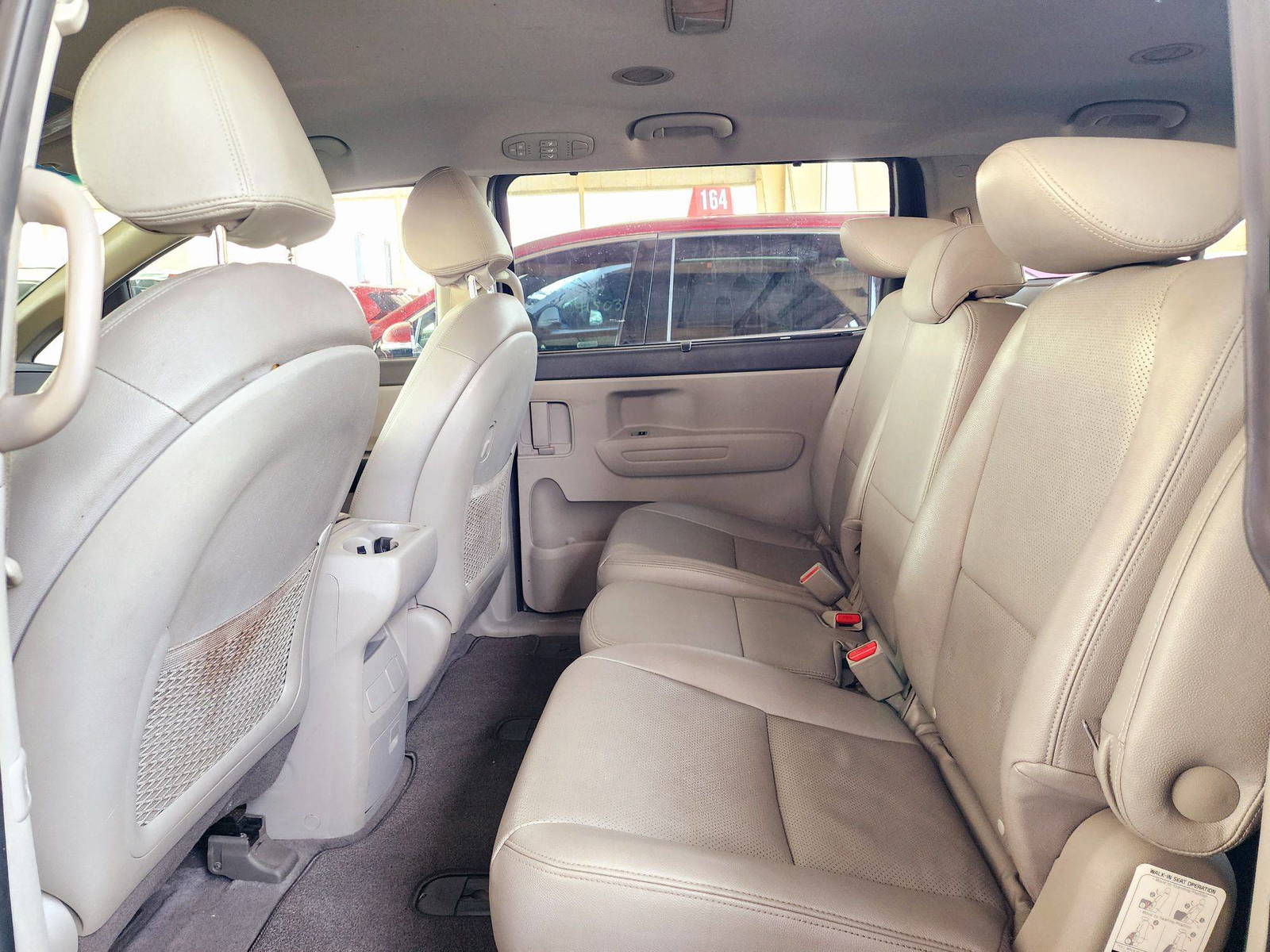 2016 KIA SEDONA — 190699 Miles — Lot G6103331 — Souq - Marhaba Auctions Used Cars - Image 6