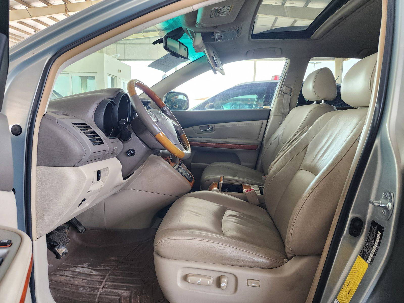 2008 LEXUS RX 350 — 195108 Miles — Lot U78C039418 — Souq - Marhaba Auctions Used Cars - Image 9