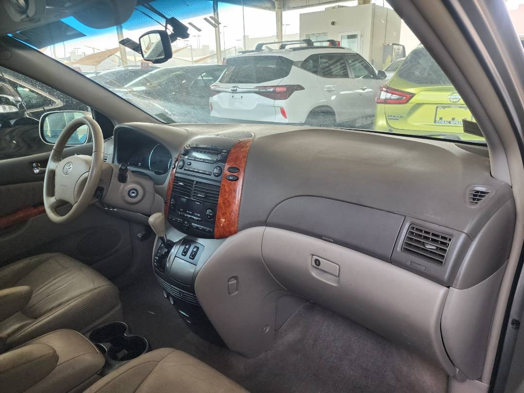 2008 TOYOTA SIENNA — 235701 Miles — Lot 77195473 — Souq - Marhaba Auctions Used Cars - Image 7