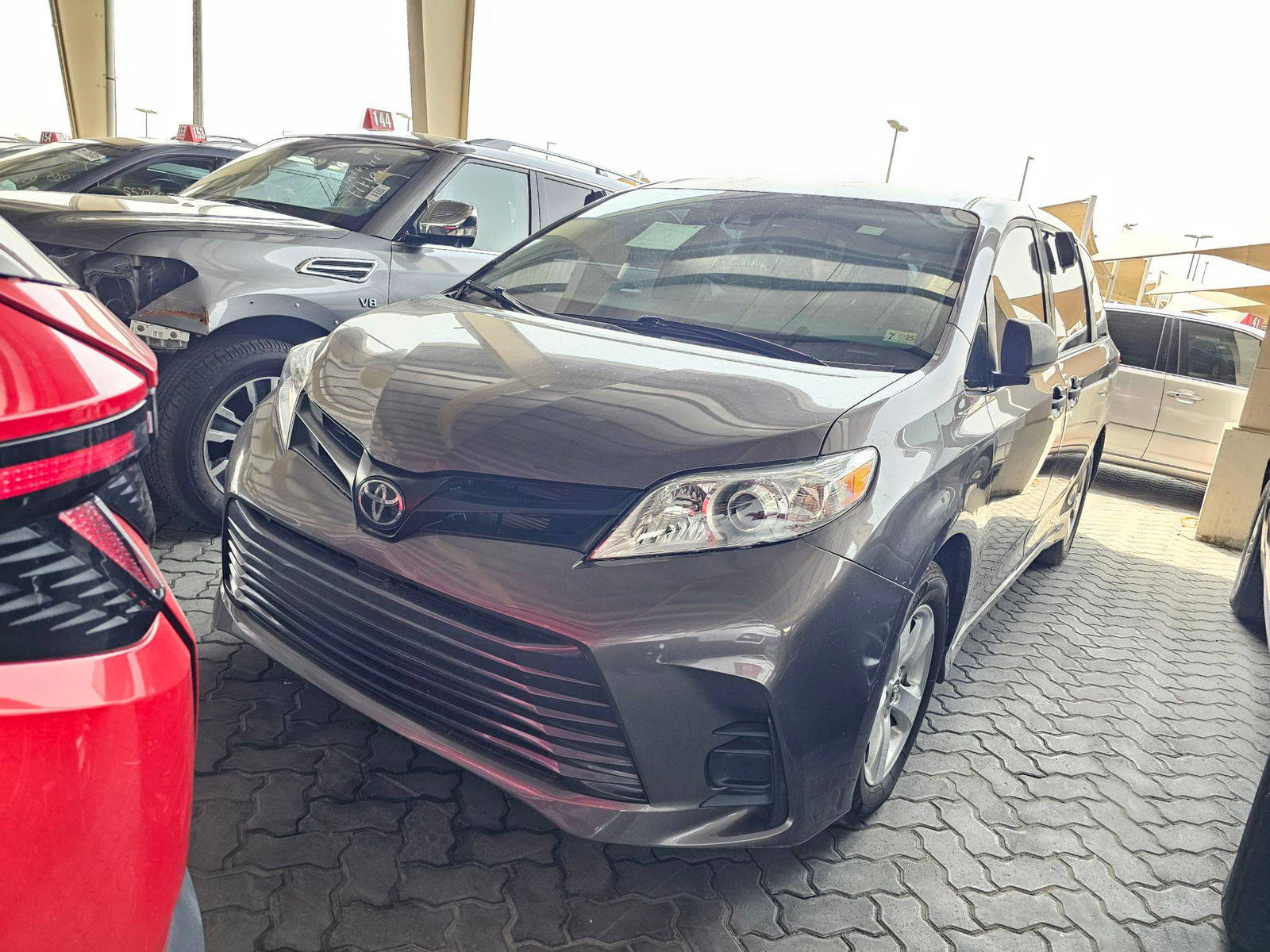 2018 TOYOTA SIENNA — 173432 Miles — Lot 41063908 — Souq - Marhaba Auctions Used Cars - Image 4