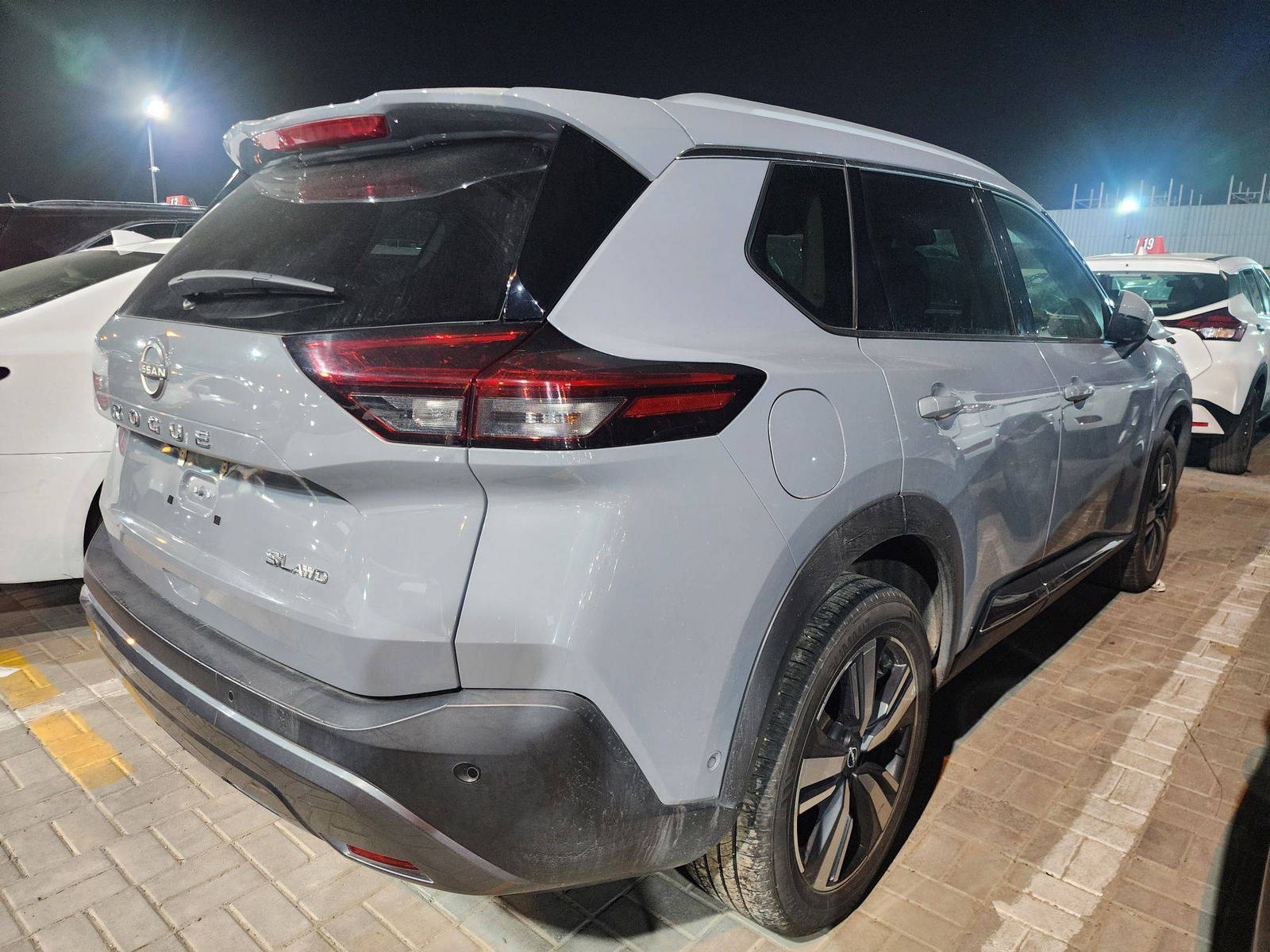 NISSAN ROGUE 2023 view 2