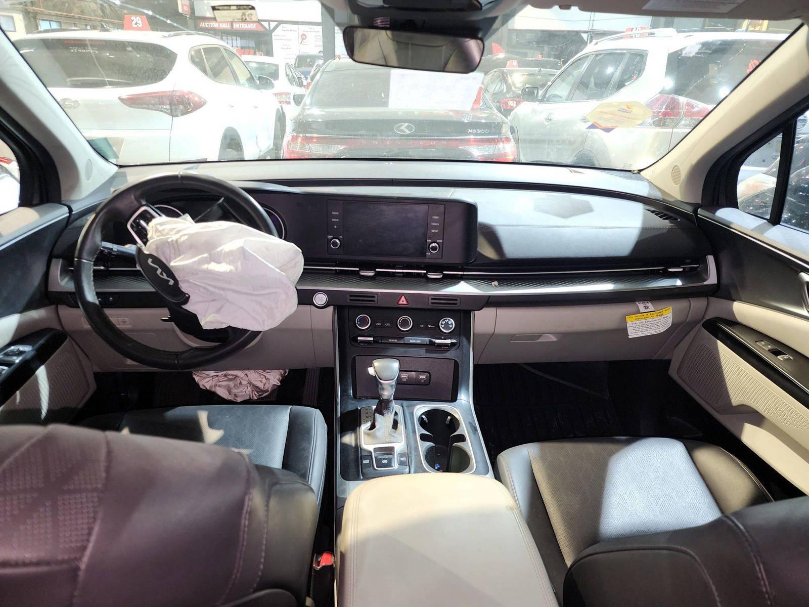 KIA CARNIVAL LX 2023 - Marhaba Auction Used Cars - Image 8