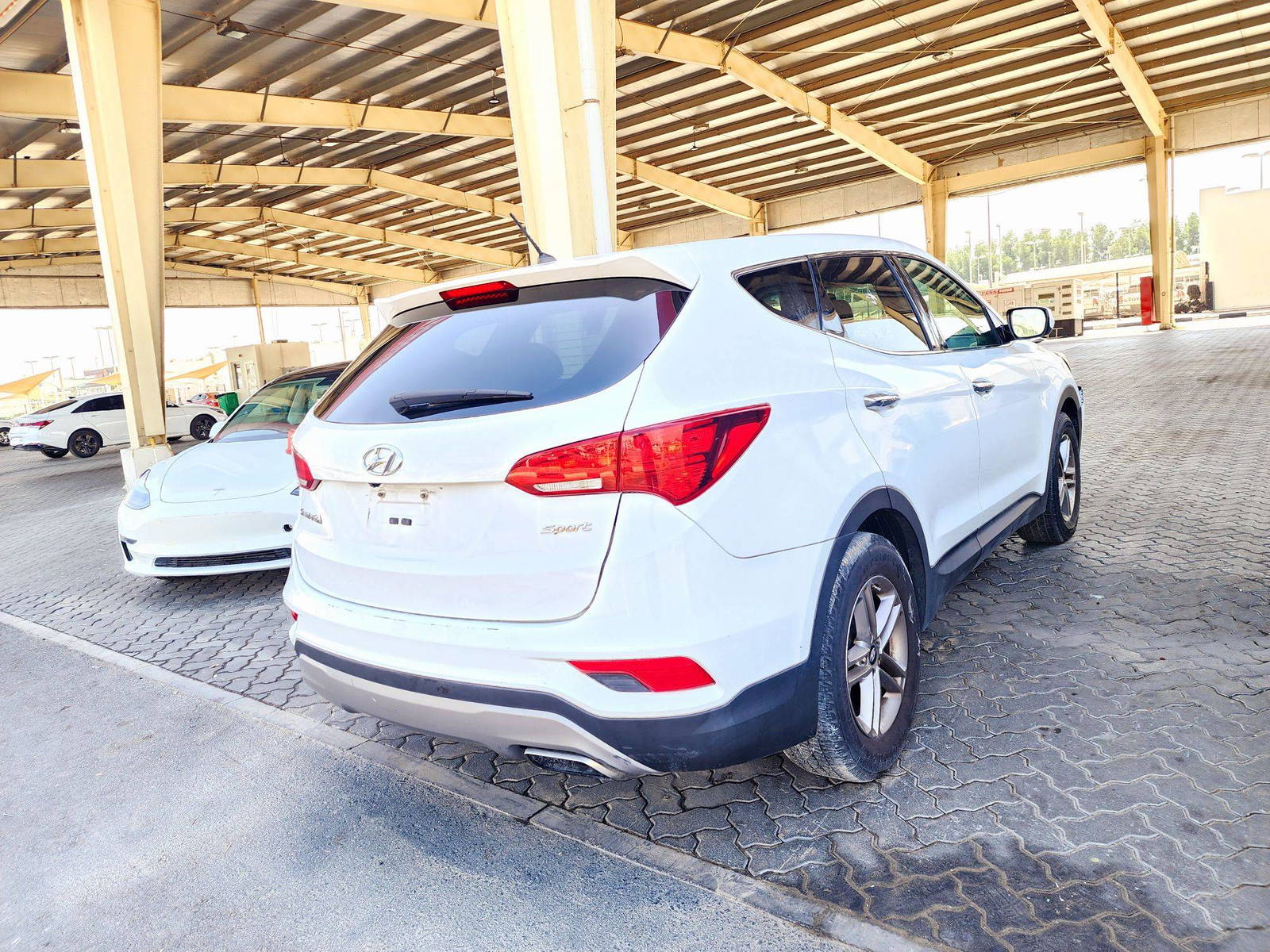 2018 HYUNDAI SANTA FE — 149528 Miles — Lot 5JG534328 — Souq - Marhaba Auctions Used Cars - Image 3