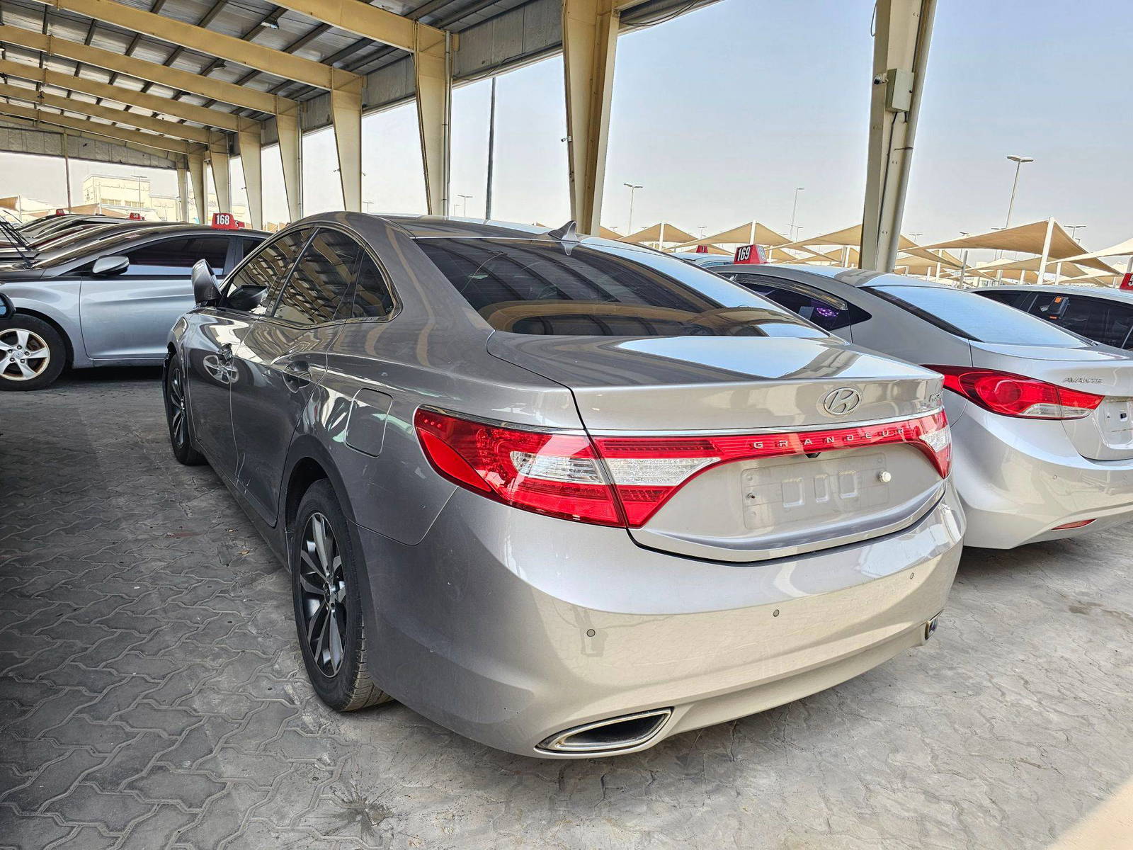 2011 HYUNDAI GRANDEUR — 229767 KM — Lot 032402 — Souq - Marhaba Auctions Used Cars - Image 5
