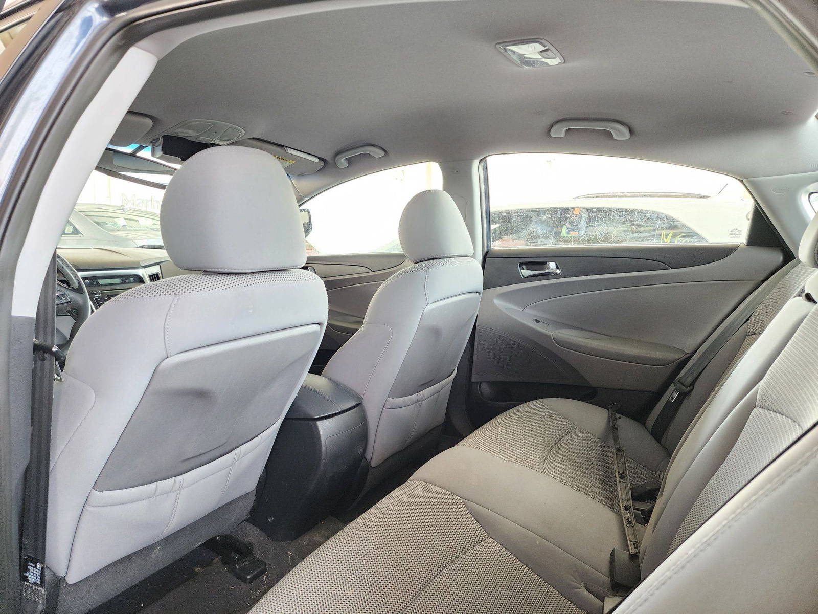 2011 HYUNDAI SONATA — 136787 Miles — Lot 67478 — Souq - Marhaba Auctions Used Cars - Image 6