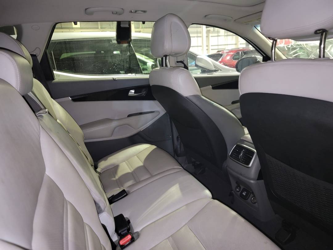 2016 KIA SORENTO — 179060 Miles — Lot 512105102 - Marhaba Auctions Used Cars - Image 5