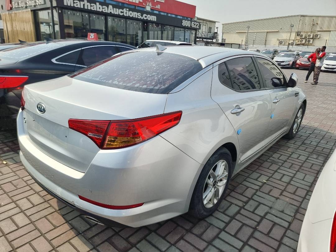 2011 KIA K5 — 233479 KM — Lot 155315 — Souq - Marhaba Auctions Used Cars - Image 4