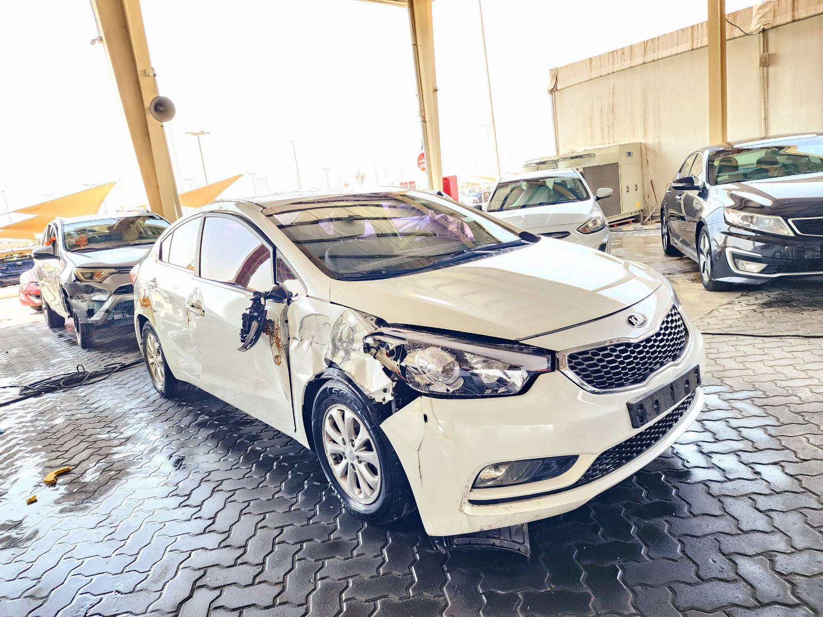 2015 KIA K3 — 107867 KM — Lot 924377 — Souq - Marhaba Auctions Used Cars - Image 4